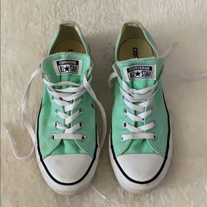 Seafoam Green aloe Top Converse